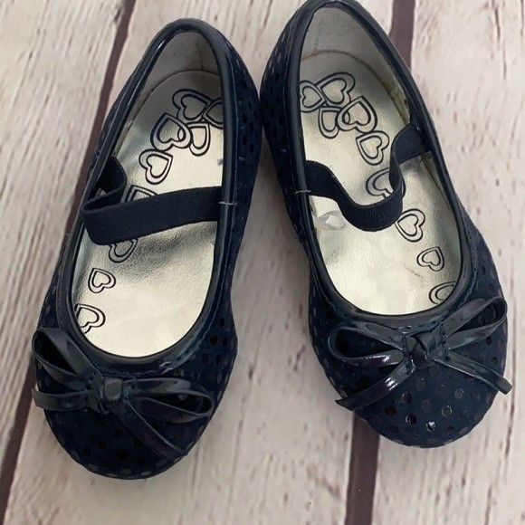 Children's Place Velvet Navy Blue Toddler Dress Shoes with Patent Bow & Sequins - Picture 2 of 5